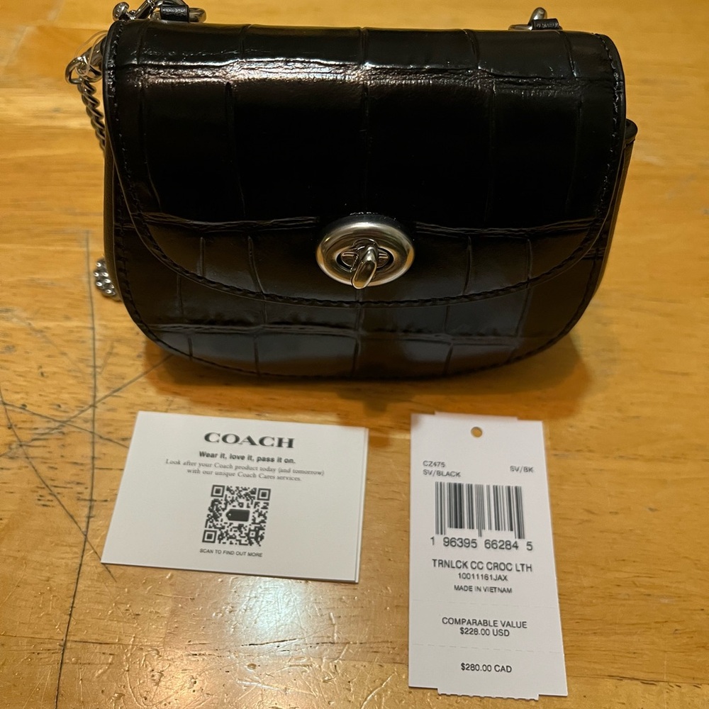 Coach Turnlock card case New with tags - Picture 9 of 9